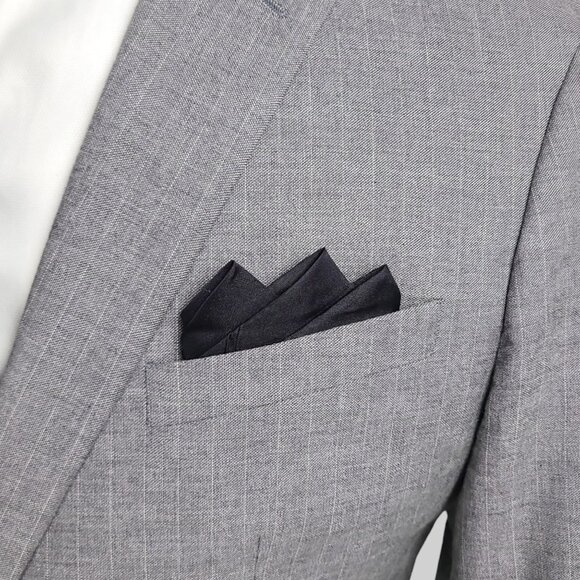 Banana Republic Slim Fit Gray Stripped Blazer 44R - Picture 5 of 16